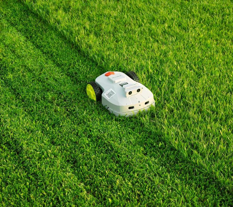 BESTMOW Titan-100 Robotic Lawn Mower