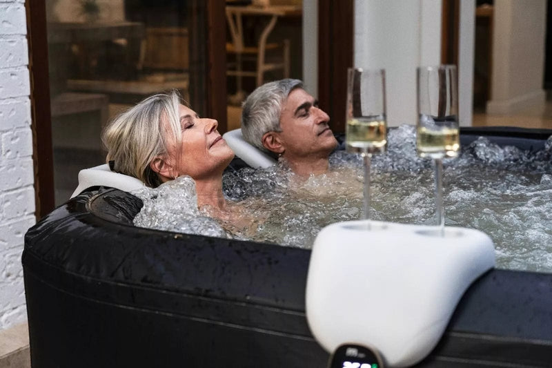 Couple relaxing in Mspa Portland