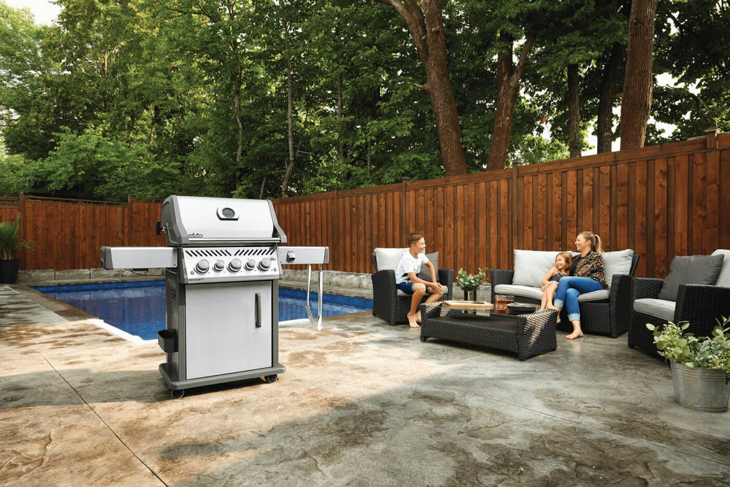 Napoleon Rogue SE 425 RSIB Gas Grill with Infrared Side and Rear Burners